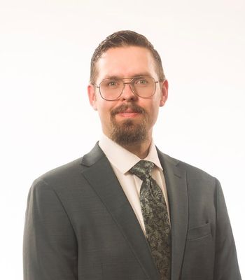 Portrait of Nolan Walker, Realtor.